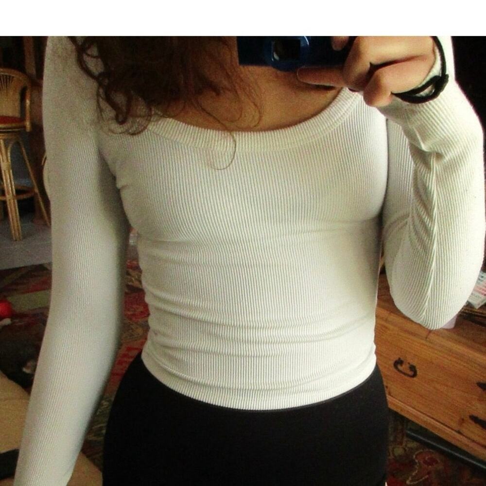 White Hollister Longe Sleeve